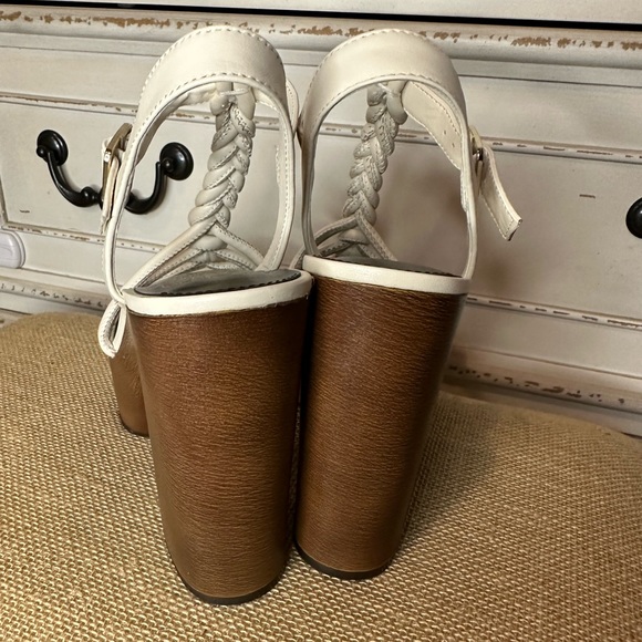 Vince Camuto Rohnlee Platform Leather Sandal NWT size 8 (no box) - Picture 4 of 10